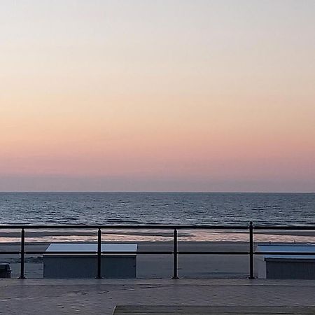 Lovely N° 9 Op Ieder Moment Een Prachtig Zeezicht & Zwembad Middelkerke Εξωτερικό φωτογραφία