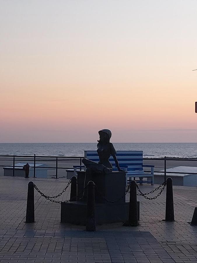 Lovely N° 9 Op Ieder Moment Een Prachtig Zeezicht & Zwembad Middelkerke Εξωτερικό φωτογραφία